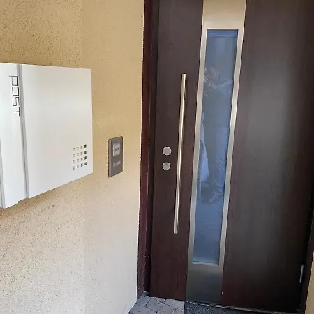 Lejlighed 2-room Flat With Private Entrance & Privat Parking Leonberg