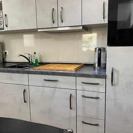 2-room Flat With Private Entrance & Privat Parking Lejlighed *