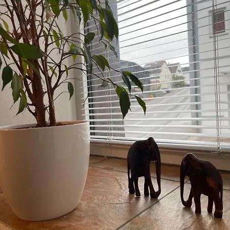 Lejlighed 2-room Flat With Private Entrance & Privat Parking *